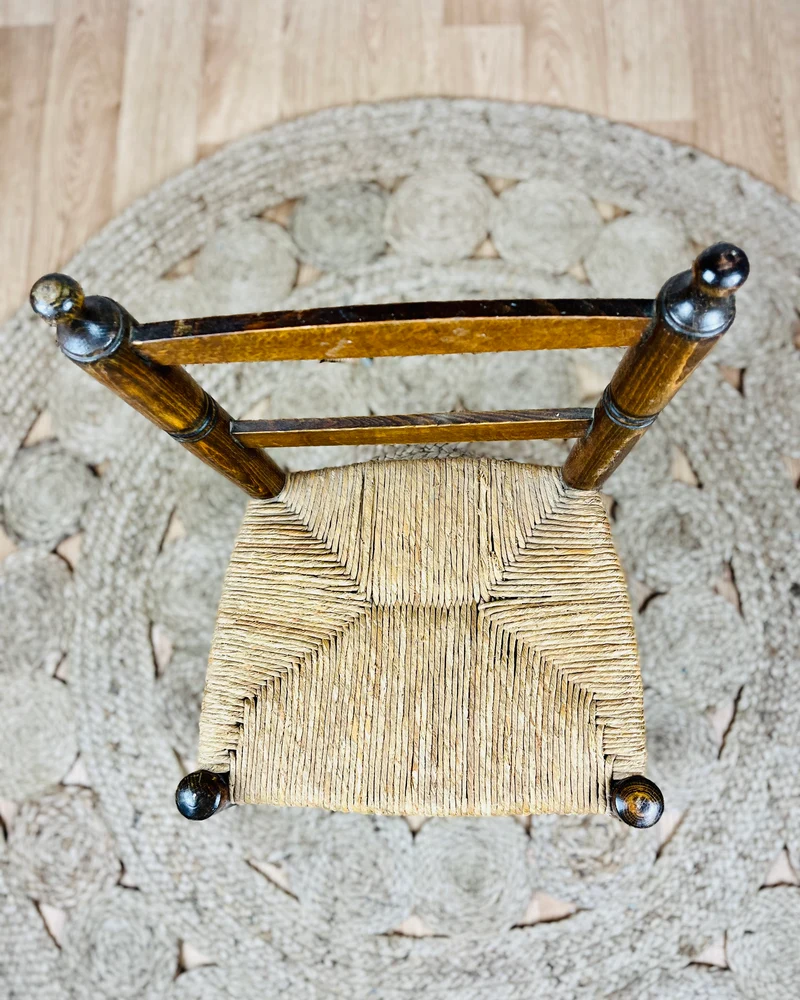 Chaise paillée pour enfant