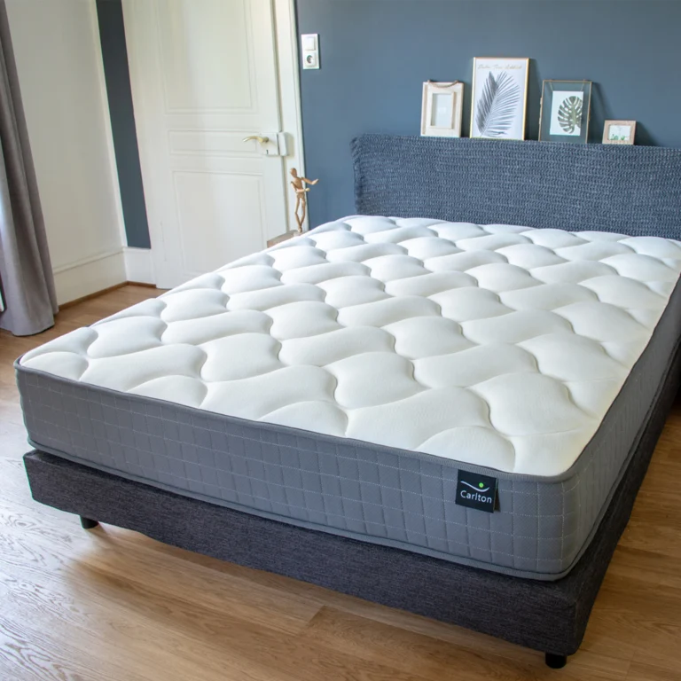 Matelas pour lit 140x190 ressorts et mémoire de forme