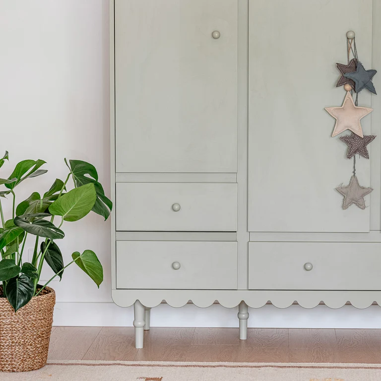 Armoire 3 portes 3 tiroirs Wood Luck Babushka Olive