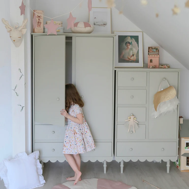 Commode 5 tiroirs 1 porte Wood Luck Babushka Olive