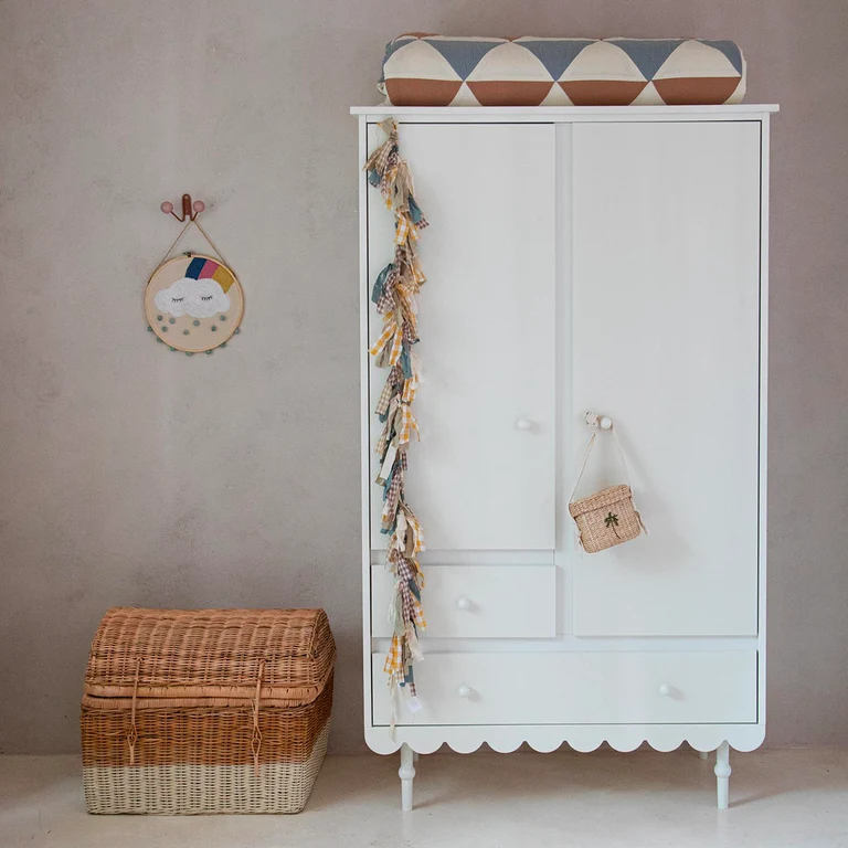Armoire 2 portes 2 tiroirs Wood Luck Babushka Blanc