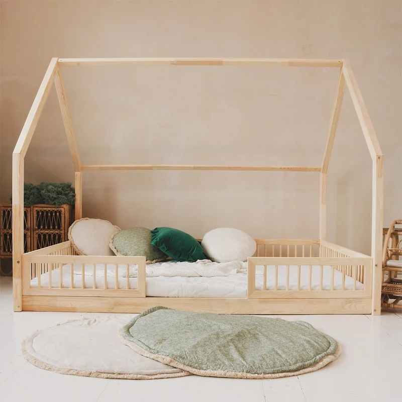 Lit cabane 140x200 barrières et sommier inclus pieds 1 cm Sofia Bois