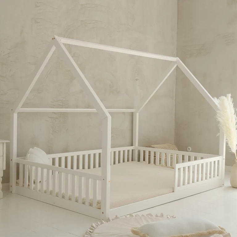 Lit cabane 140x200 barrière et sommier inclus pieds 1 cm Daisy Blanc
