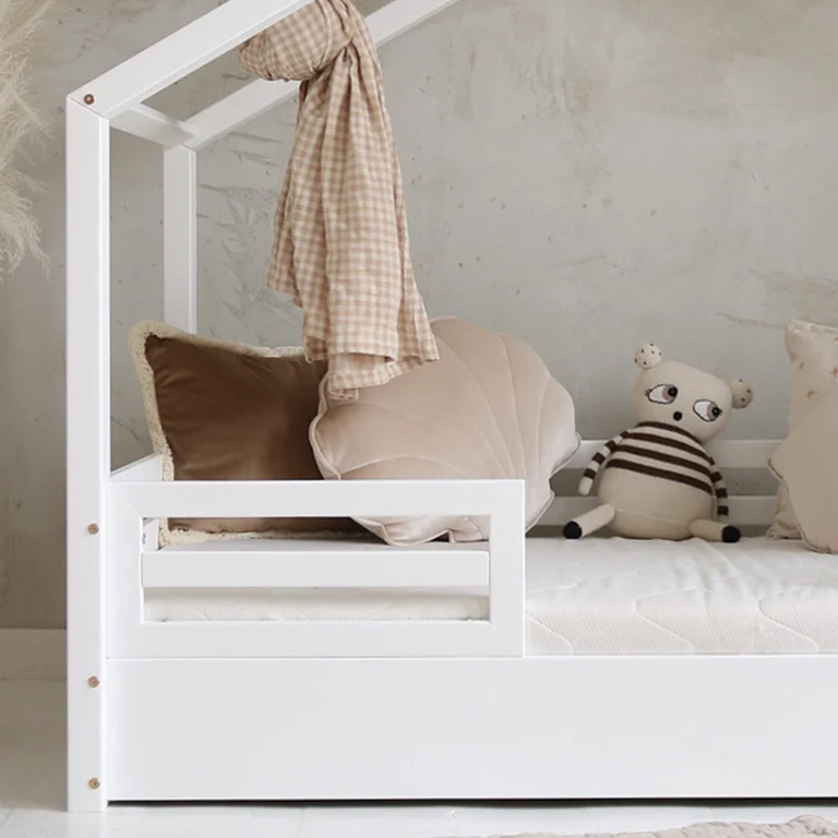 Lit cabane 90x190 barrières et sommier inclus pieds 1 cm Lucile Blanc