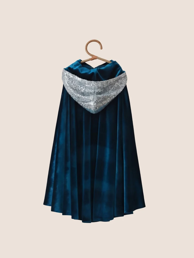 Cape en velours et à paillettes