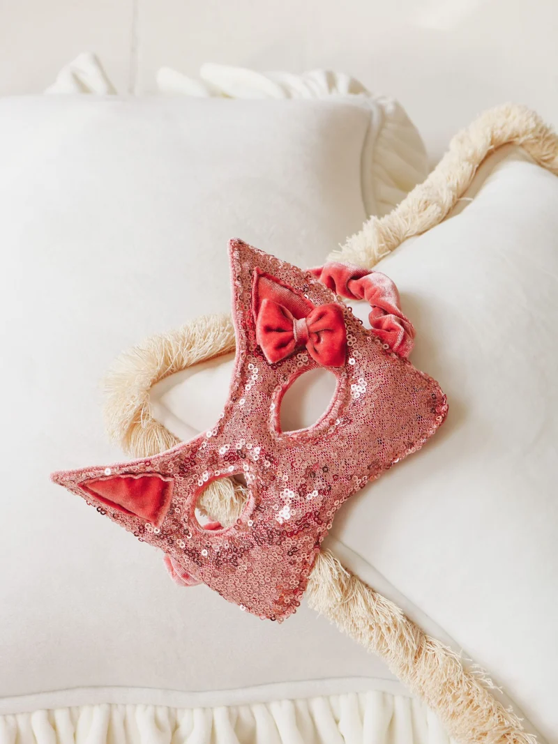 Masque chat rose à sequins