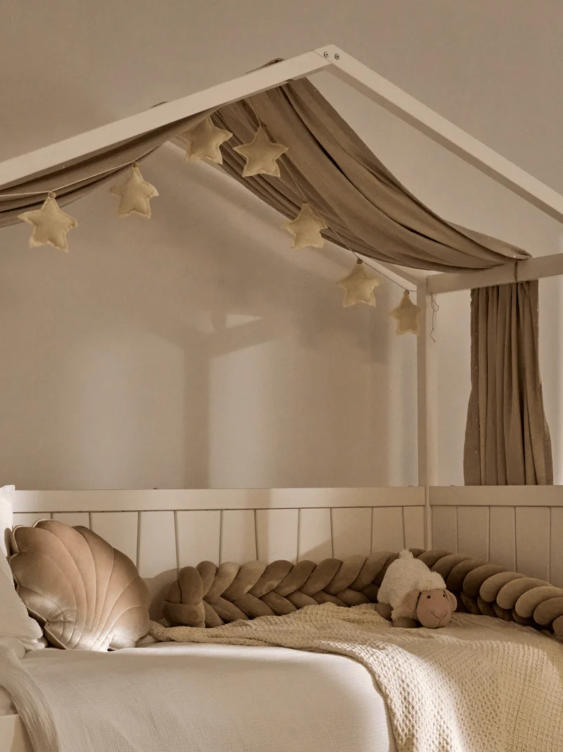 Ciel de lit cabane