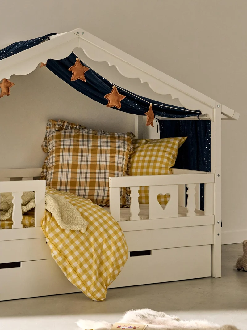 Ciel de lit cabane