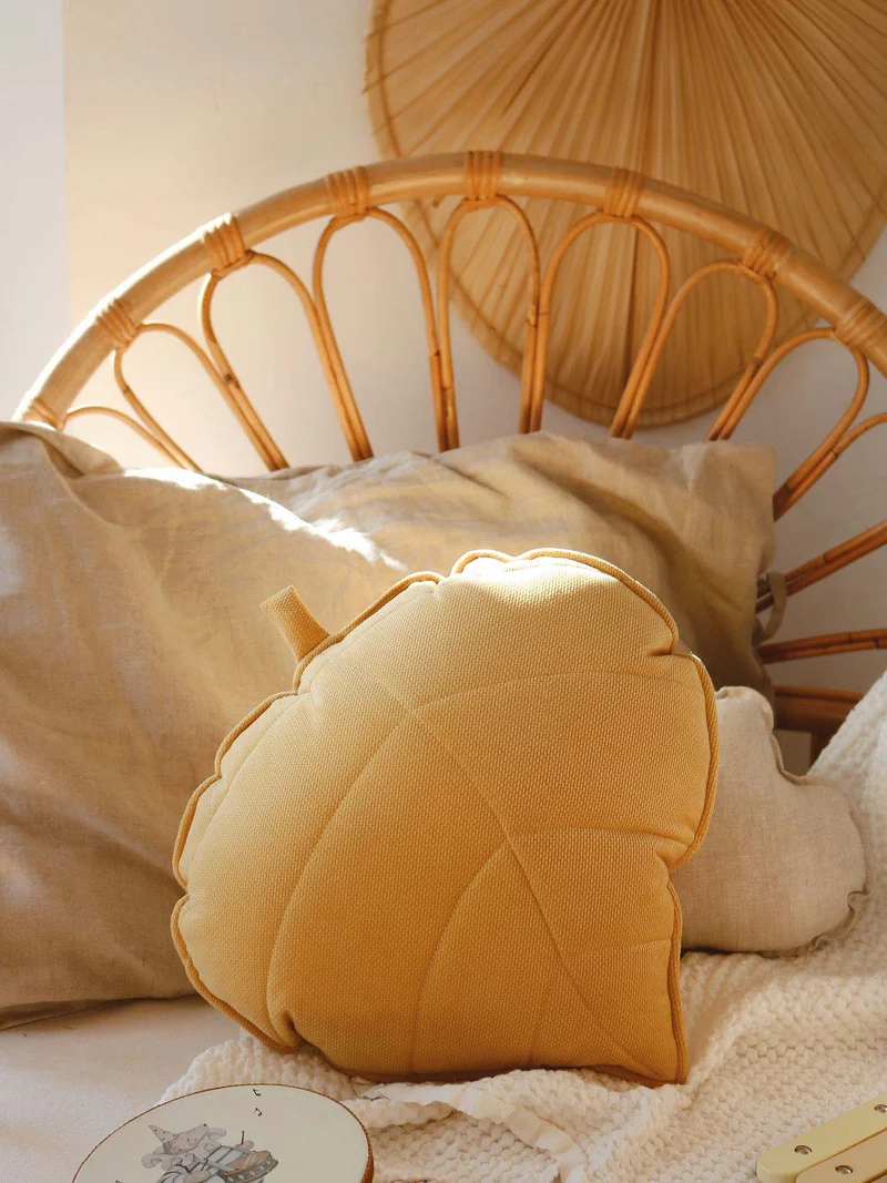 Coussin feuille en velours