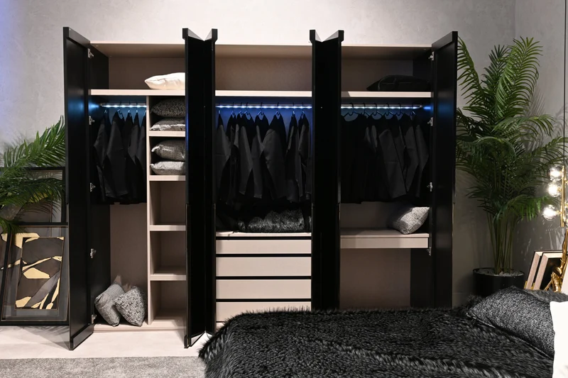 DARK - Armoire