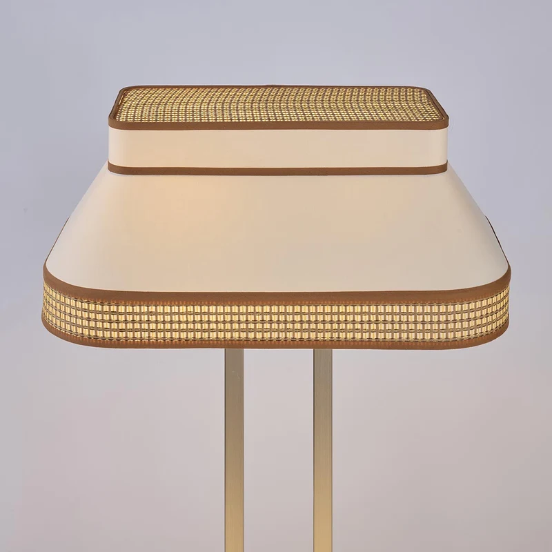 LAMPADAIRE SQUARE