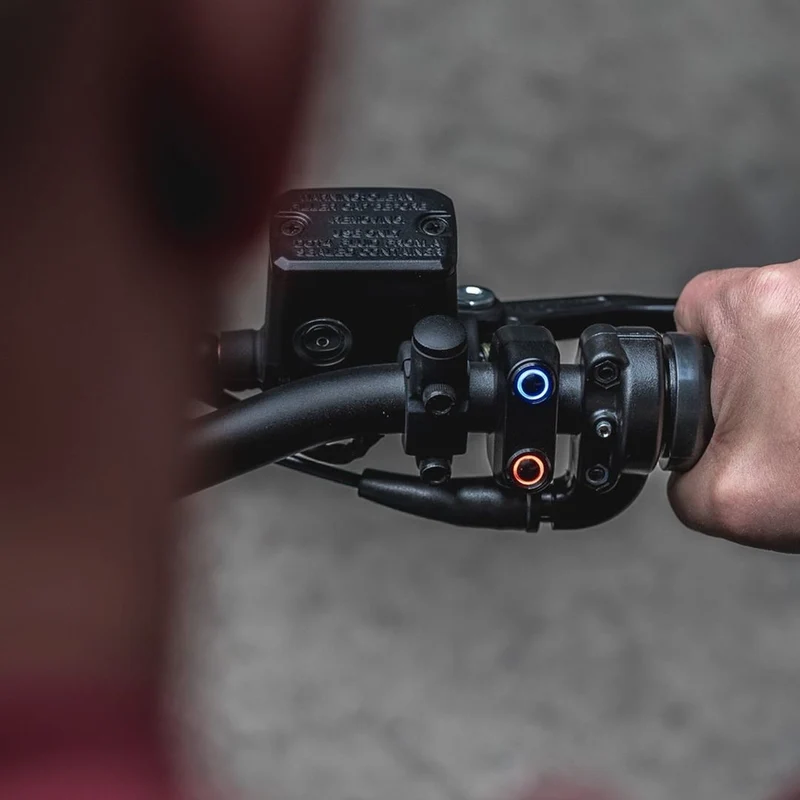 Commodo 2 boutons LED | Rebelmoto
