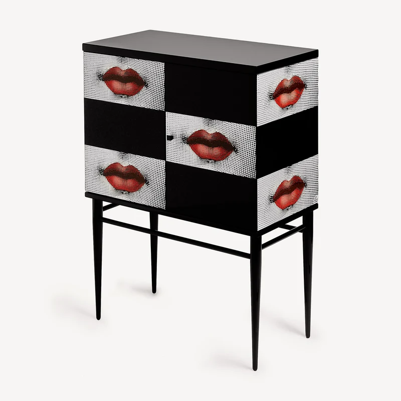 Raised small sideboard Kiss