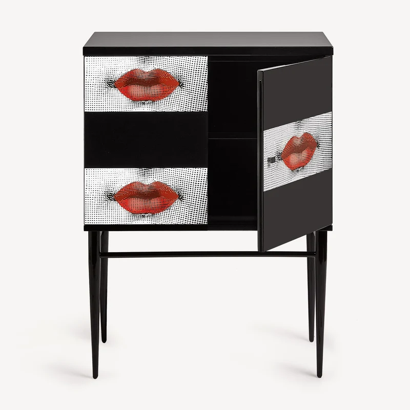 Raised small sideboard Kiss