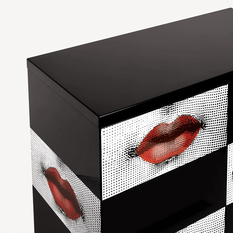 Raised small sideboard Kiss