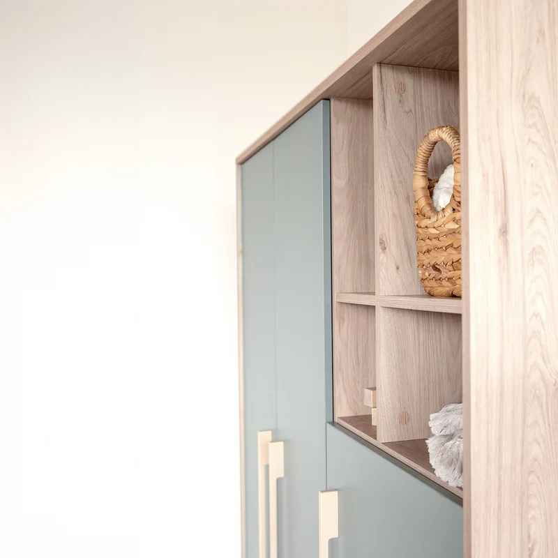 Kleiderschrank 'Selva' 3-türig mit offenem Fach - Soft-Close - Reed Green / Virginia Chestnut