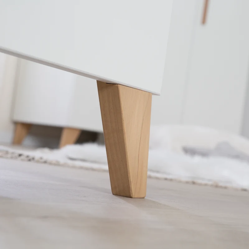 Kleiderschrank 'Leon' 2,5-türig - Soft-Close Türen & Massivholzfüße - Weiß / Othello Eiche