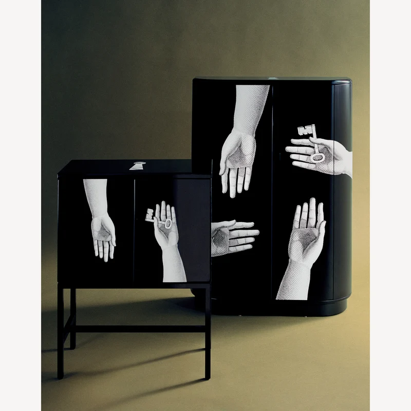 Curved Cabinet Mani con Chiave e Serratura