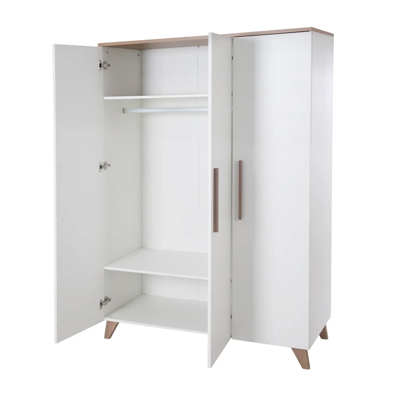 Kleiderschrank 'Ole' 3-türig mit Holzgriffe & -füßen - Weiß / Eichen-Dekor