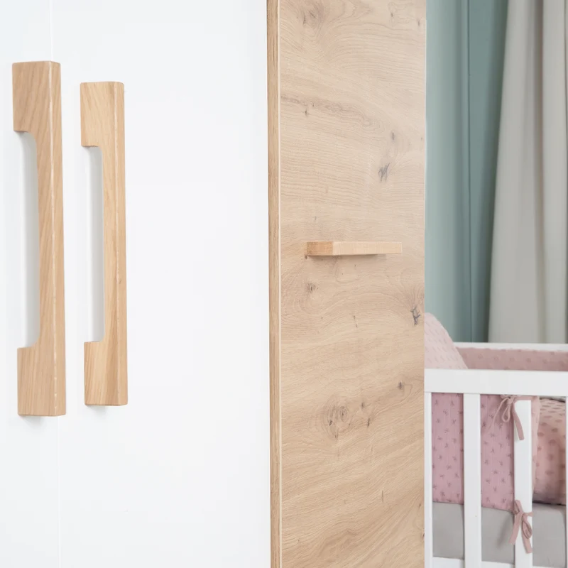 Kleiderschrank 'Lion' 3-türig - Weiß / Holzdekor 'Artisan Eiche' - Griffe aus massiver Eiche