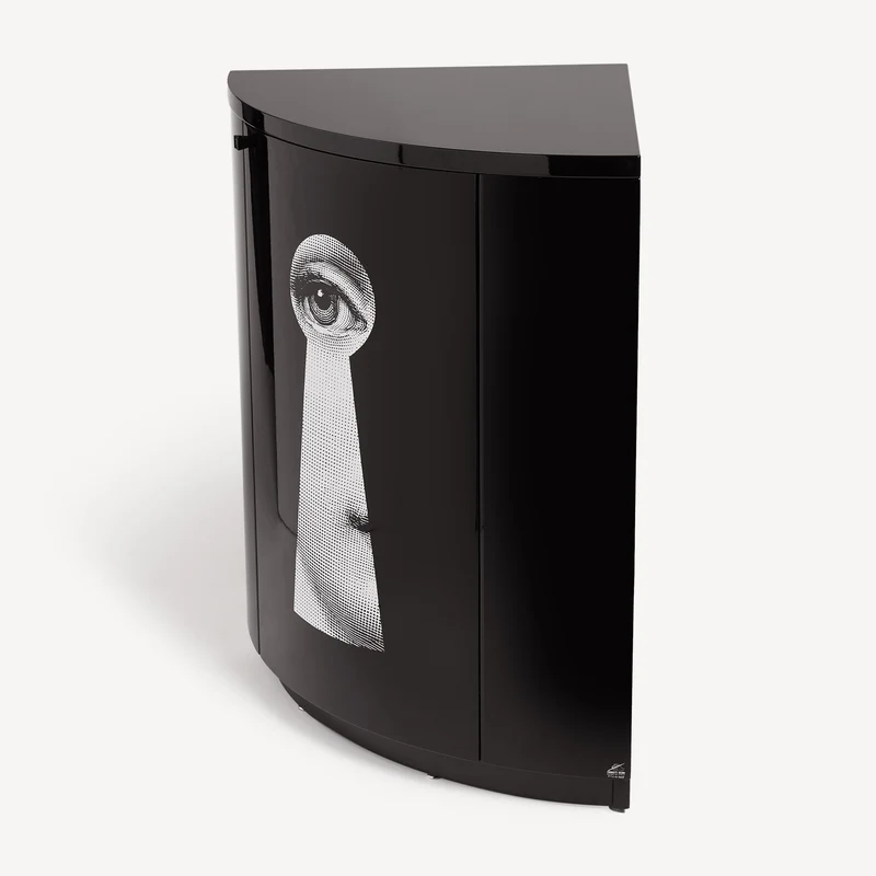 Corner cabinet Serratura