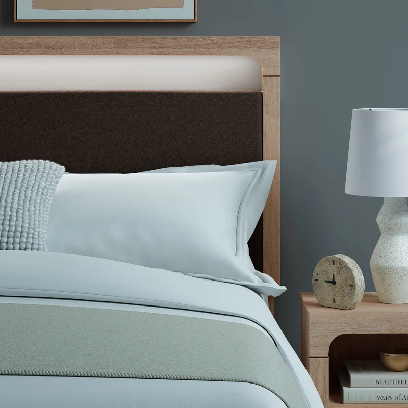 Lit complet avec tête rembourrée en tissu brun et bois/MDF beige Grand / Très grand - Kinlanni