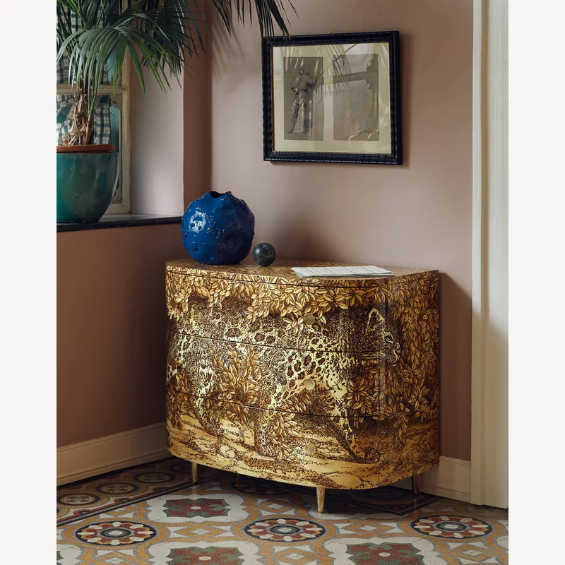 Curved chest of drawers Leopardo