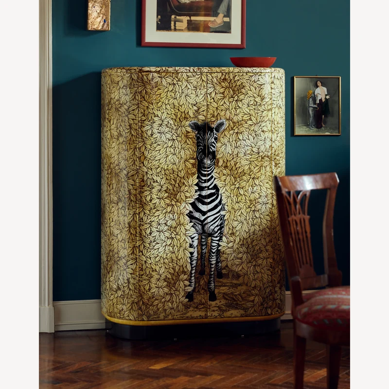 Curved cabinet Zebra