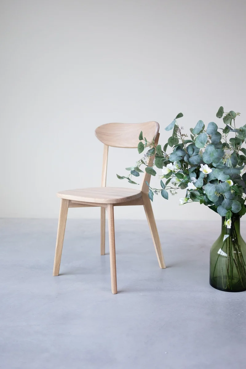 Chaise de salle à manger en bois massif de chêne Isku – Lot de 2 ou 4 chaises - NordicStory