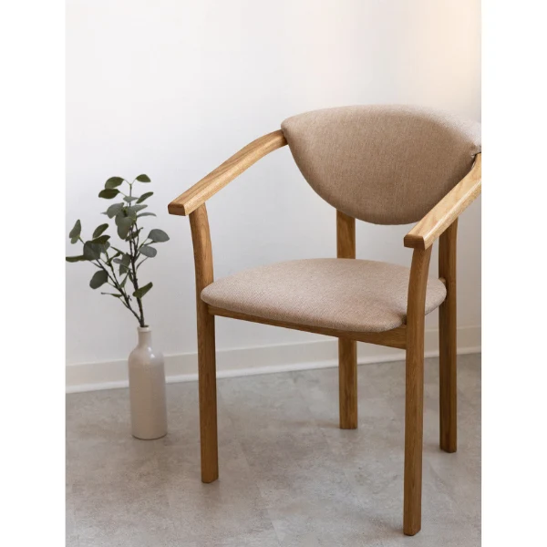 Chaise de salle à manger en bois massif de chêne Alexis, revêtement en tissu Beige – Lot de 2 ou 4 chaises - NordicStory