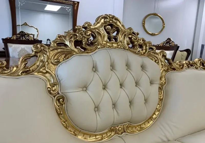Canapé baroque bois doré sculpté cuir – LUCY