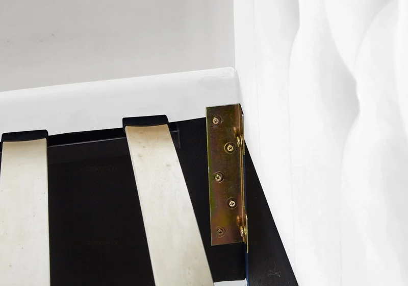 Lit double capitonné en velours blanc avec strass - Anis
