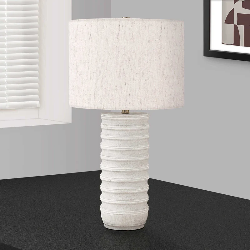 Lampe de table en polyrésine crème texturée 28 po - I 9706