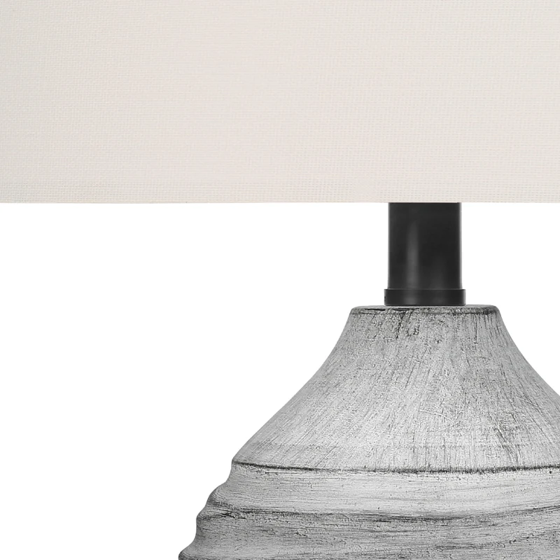 Lampe de table en résine grise texturée 27 po - I 9723