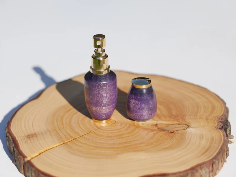 Atomiseur à parfum en bois