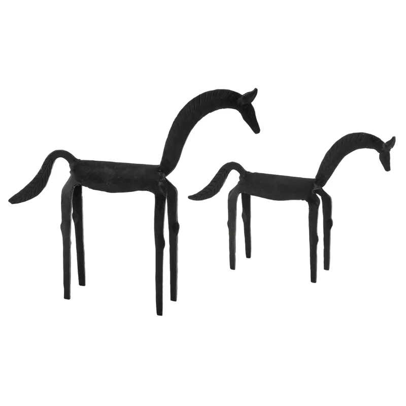 Sculpture en forme de cheval en fer noir