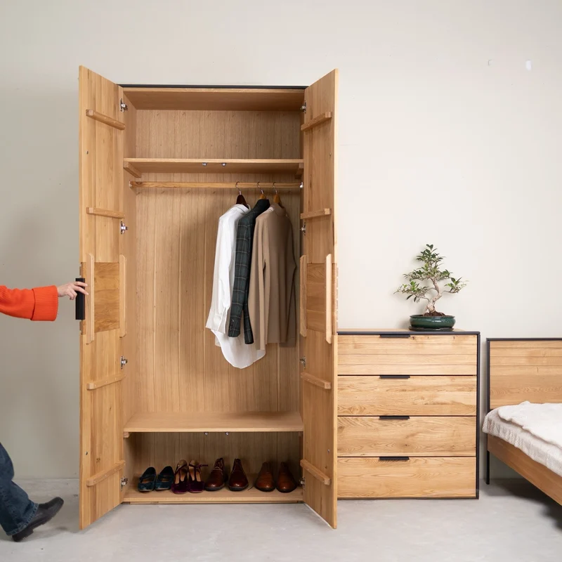 Armoire 2 portes en bois massif de chêne Runa - NordicStory