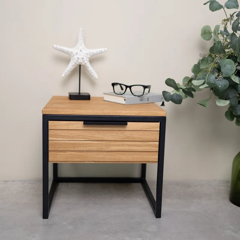 Table de chevet en bois massif de chêne Runa – NordicStory