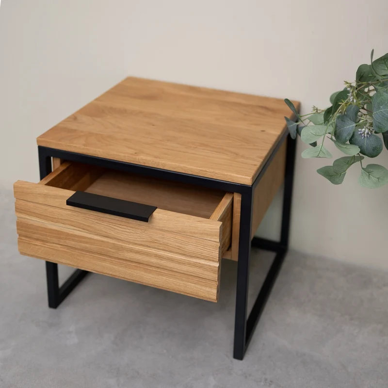 Table de chevet en bois massif de chêne Runa – NordicStory