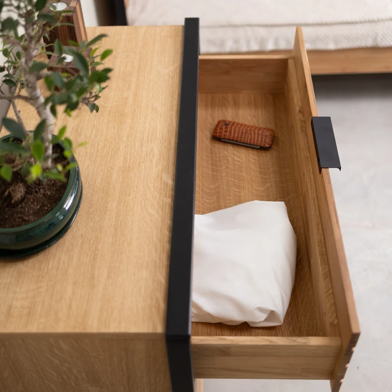 Commode en bois massif de chêne Runa – NordicStory