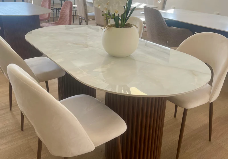 Table à manger ovale marbre onyx et pieds noyer - Tivoli