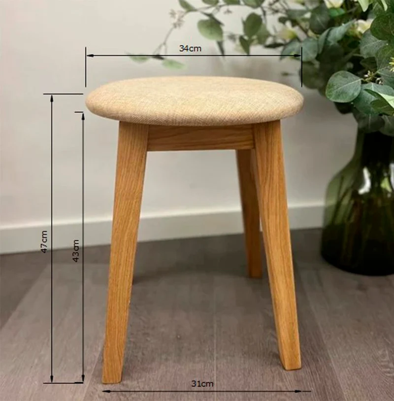 Lot de 2 ou 4 tabourets en bois massif de chêne Diana, avec siège rembourré. - NordicStory