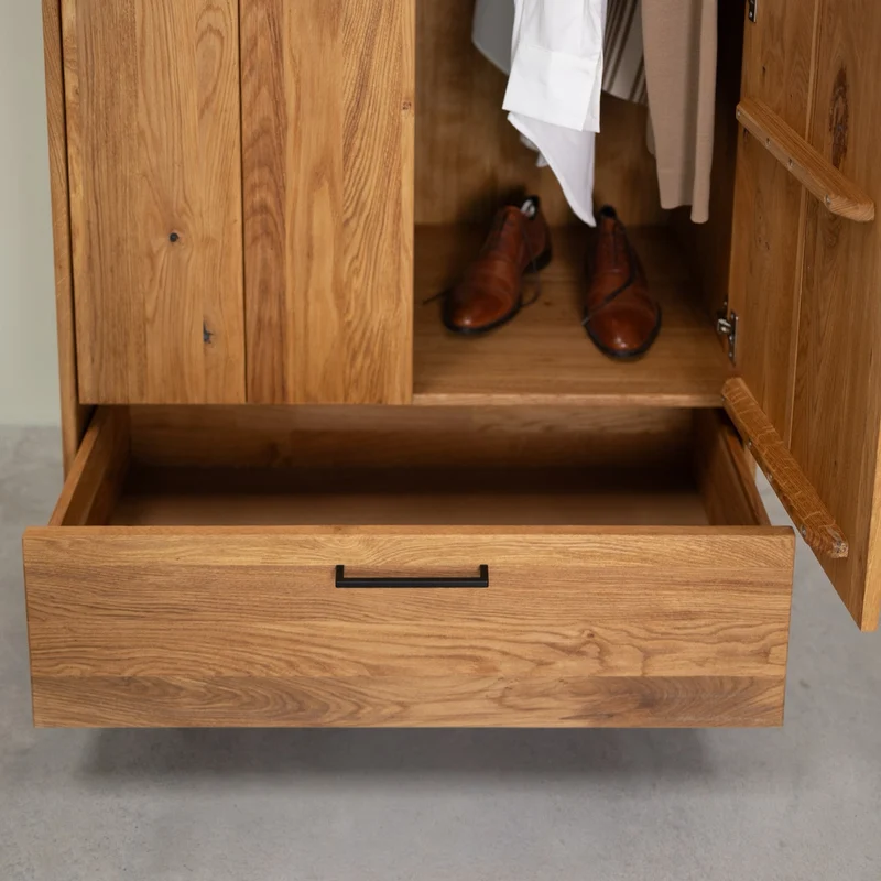 Armoire en bois massif Normandie - NordicStory