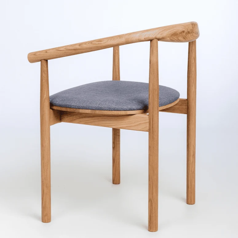 Chaise en bois massif de chêne Léa, revêtement en Gris/Beige - Lot de 2 ou 4 chaises - NordicStory