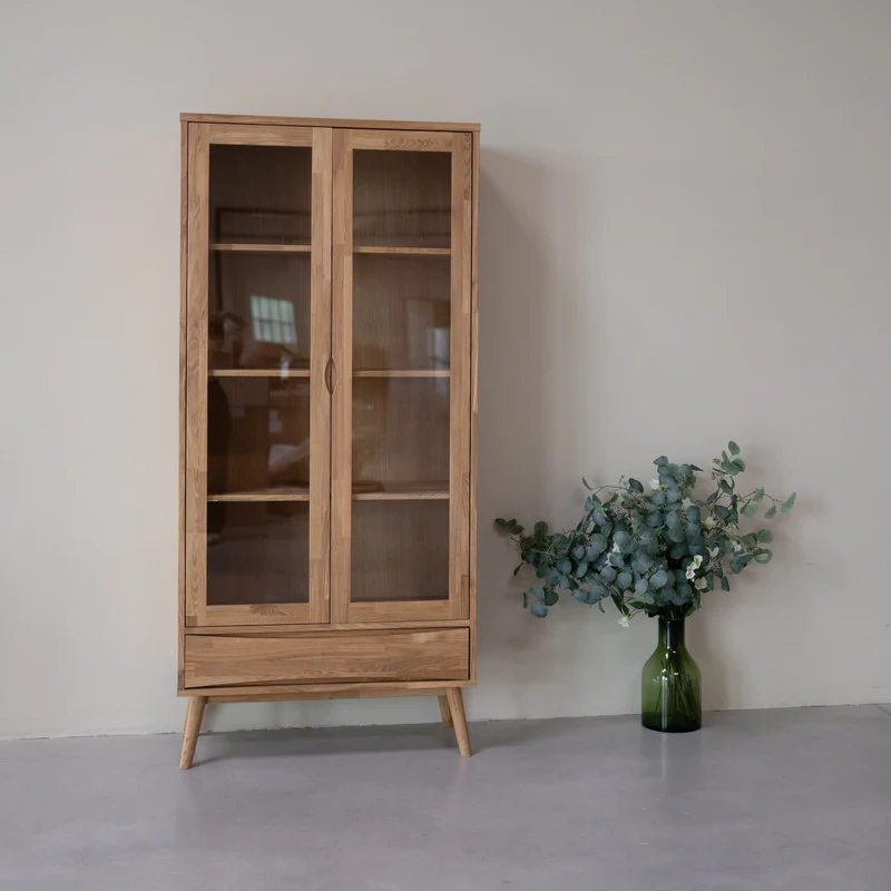 Vitrine en bois massif de chêne Malmo - NordicStory