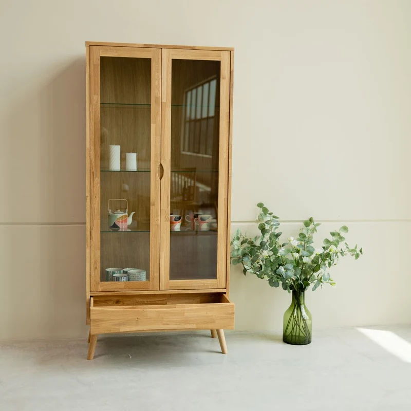 Vitrine en bois massif de chêne Malmo - NordicStory