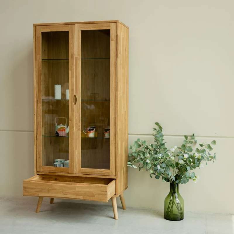 Vitrine en bois massif de chêne Malmo - NordicStory