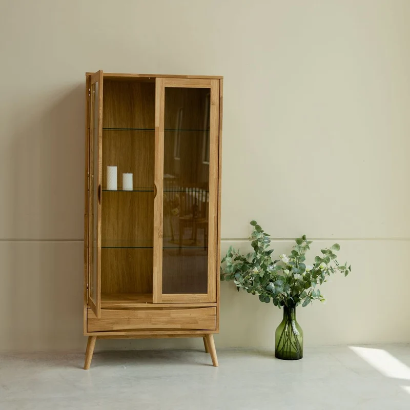 Vitrine en bois massif de chêne Malmo - NordicStory