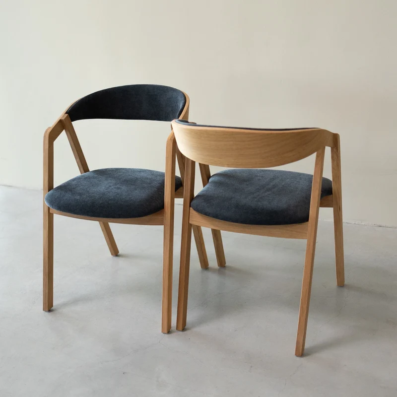 Chaise en bois massif de chêne Knut, revêtement Beige/Gris Anthracite - Lot de 2 ou de 4 chaises - NordicStory