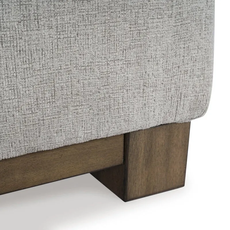 Sofa condo en tissu gris pâle avec coussins - MarinaMae